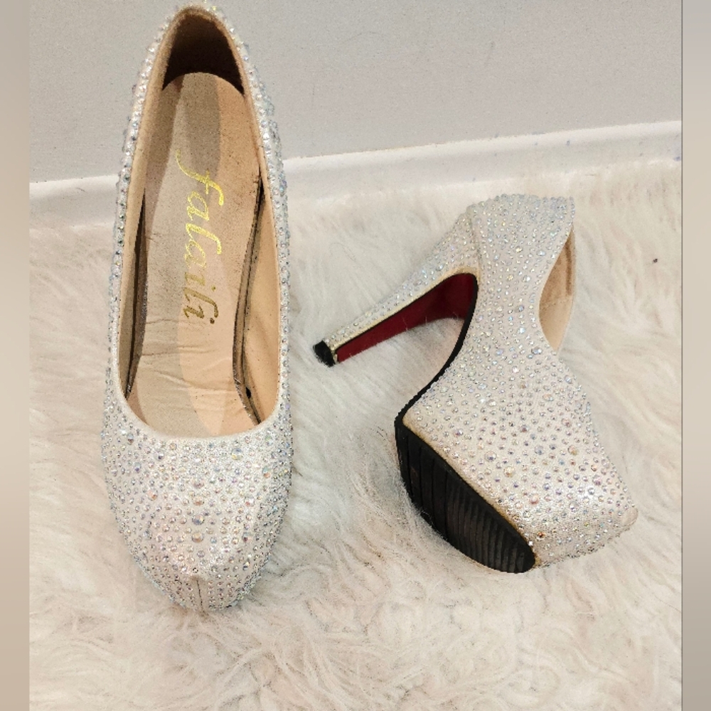 ✨ 6 US Set of 5 Pairs of Women's Shoes – Comfort, Style & Unique Details Ideal - Picture 5 of 16